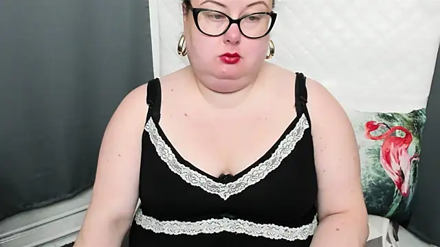 Snapshot of dirtyBonnie chatting on 12.19.24 dirtyBonnie online show from 12.19.24