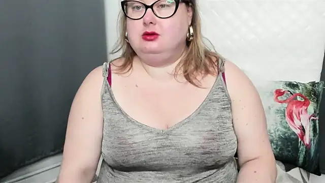 Snapshot of dirtyBonnie chatting on 12.24.24 dirtyBonnie online show from 12.24.24