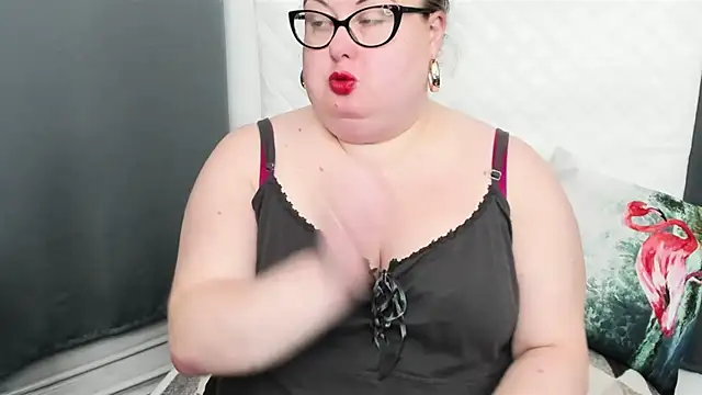 Snapshot of dirtyBonnie chatting on 12.28.24 dirtyBonnie online show from 12.28.24