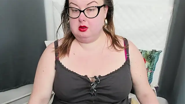 Snapshot of dirtyBonnie chatting on 02.09.25 dirtyBonnie online show from 02.09.25