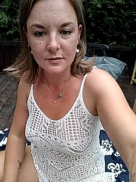Snapshot of SwedishJennifer chatting on 07.17.26 SwedishJennifer online show from 07.17.26