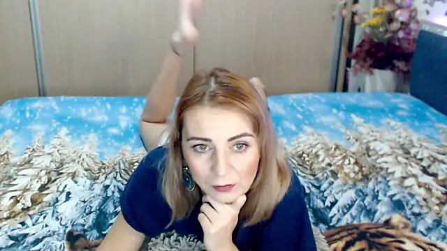 Snapshot of MirabelaSweet chatting on 02.18.25 MirabelaSweet online show from 02.18.25