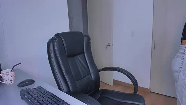 Lisegg  online show from 02.19.25