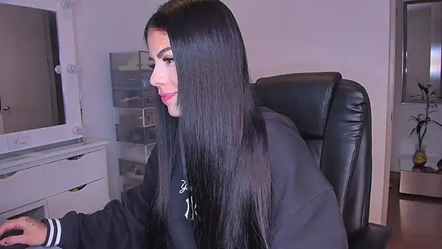 Lisegg  online show from 03.20.25