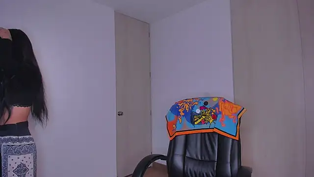 Lisegg  online show from 10.23.25