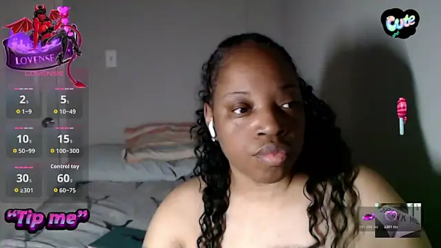 Sexymona1218 online show from 10.30.25