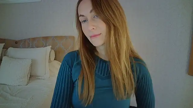 Snapshot of Luna_Hoty chatting on 10.02.25 Luna Hoty online show from 10.02.25
