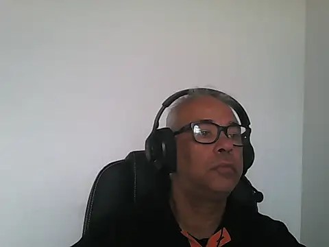Snapshot of MorenoBrazil69 chatting on 10.23.25 MorenoBrazil69 online show from 10.23.25