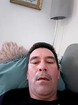 dick81 online show from 04.25.26