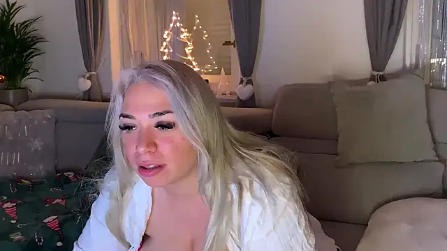 Snapshot of Monageil chatting on 12.20.24 Monageil online show from 12.20.24