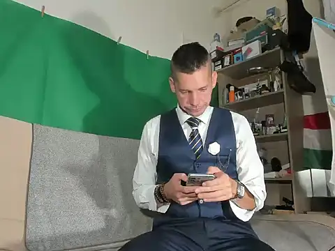 viraglaci18xh online show from 10.22.25