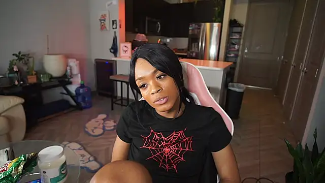 Snapshot of NSFWEros chatting on 12.05.24 NSFWEros online show from 12.05.24