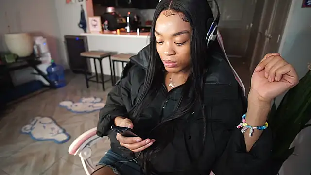 Snapshot of NSFWEros chatting on 12.13.24 NSFWEros online show from 12.13.24