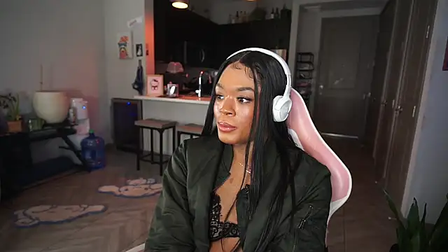 Snapshot of NSFWEros chatting on 12.30.24 NSFWEros online show from 12.30.24