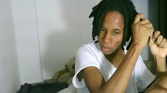 Snapshot of africa_deluxe chatting on 02.15.25 africa deluxe online show from 02.15.25