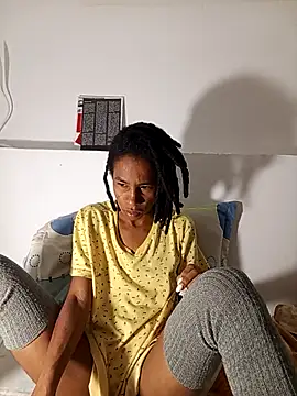 Snapshot of africa_deluxe chatting on 10.18.25 africa deluxe online show from 10.18.25