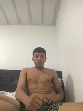 Snapshot of Thiagoo_Frost chatting on 10.27.25 Thiagoo Frost online show from 10.27.25