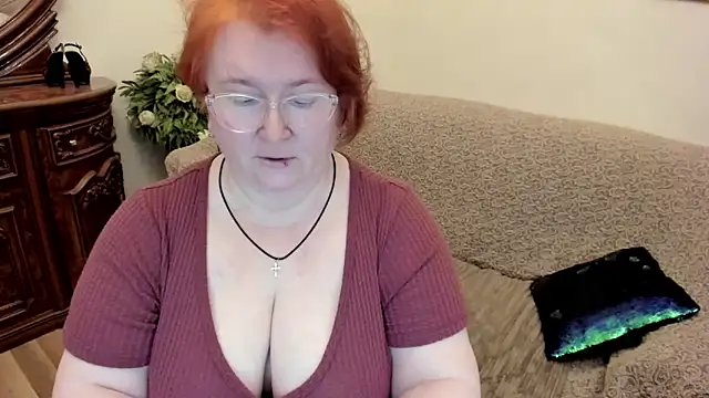 Snapshot of leiamillersonn chatting on 05.13.26 leiamillersonn online show from 05.13.26
