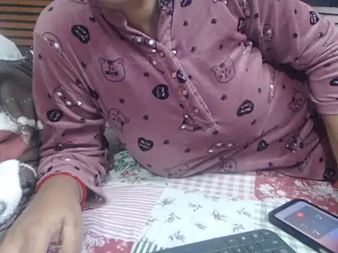 Snapshot of prettyindiandoll chatting on 11.26.25 prettyindiandoll online show from 11.26.25