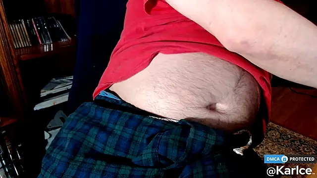 Snapshot of karlce chatting on 12.15.24 karlce online show from 12.15.24