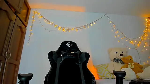 Susan Foxx online show from 01.18.25