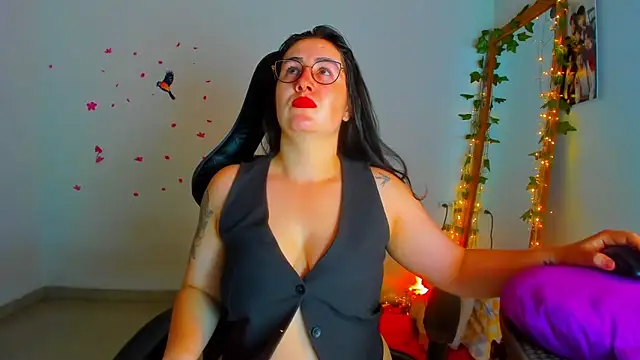 Susan Foxx online show from 11.11.25