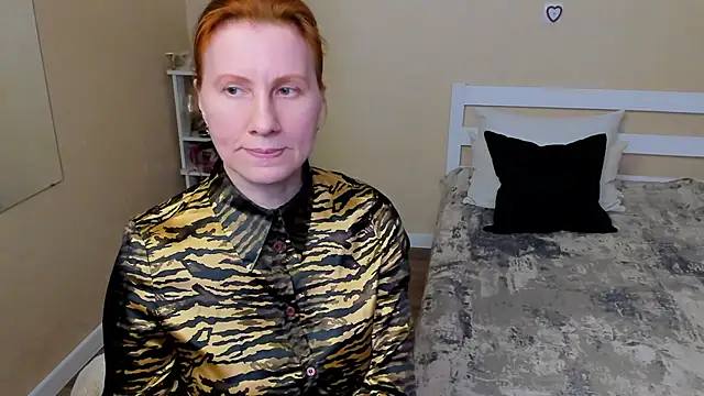 FoxySophia online show from 10.03.25