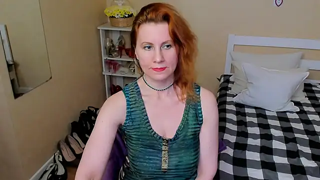 FoxySophia online show from 11.17.25