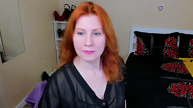 Snapshot of FoxySophia chatting on 04.26.26 FoxySophia online show from 04.26.26