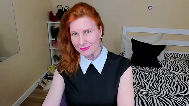 Snapshot of FoxySophia chatting on 05.04.26 FoxySophia online show from 05.04.26