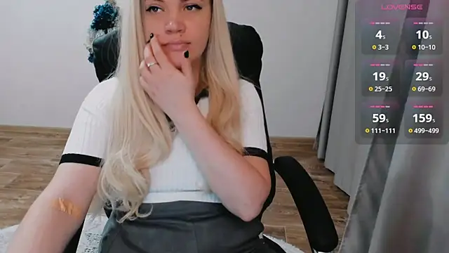 AllAboutLoveXx online show from 01.15.25