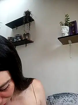 loveuu-bae online show from 12.30.24