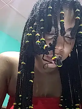 Snapshot of HONEYSWEETS_LIVE chatting on 10.11.25 HONEYSWEETS LIVE online show from 10.11.25