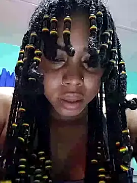 Snapshot of HONEYSWEETS_LIVE chatting on 10.18.25 HONEYSWEETS LIVE online show from 10.18.25