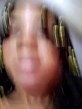 Snapshot of HONEYSWEETS_LIVE chatting on 10.19.25 HONEYSWEETS LIVE online show from 10.19.25