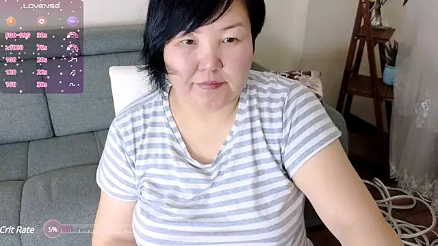 Snapshot of pussygold88 chatting on 12.04.24 pussygold88 online show from 12.04.24