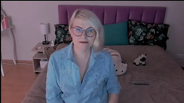 sabrinamacmarren online show from 02.27.25