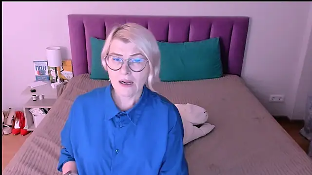 sabrinamacmarren online show from 11.14.25