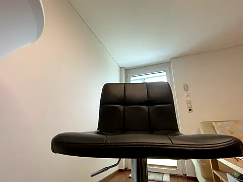 Snapshot of gerri2000 chatting on 12.15.25 gerri2000 online show from 12.15.25