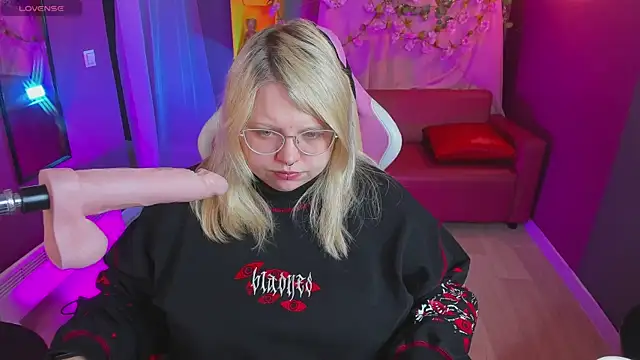 Yoki Shizuko online show from 04.10.26