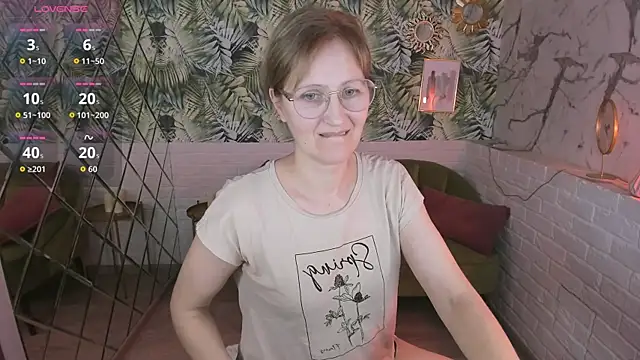 Paris Cherry online show from 12.13.25