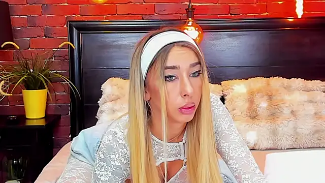 ChristynaRoss online show from 01.18.26