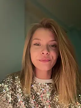 Snapshot of AnastasiaAniess chatting on 12.10.24 AnastasiaAniess online show from 12.10.24