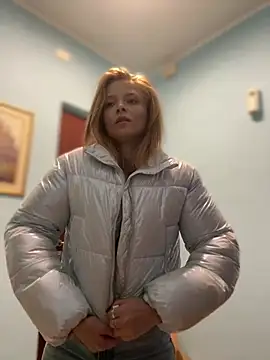 Snapshot of AnastasiaAniess chatting on 12.15.24 AnastasiaAniess online show from 12.15.24