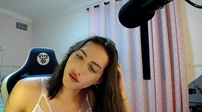 Snapshot of charlottesexxx chatting on 01.16.25 charlottesexxx online show from 01.16.25