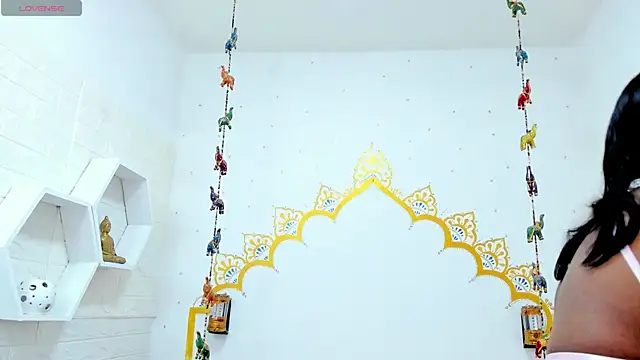 Snapshot of LadyNahir chatting on 05.16.26 LadyNahir online show from 05.16.26