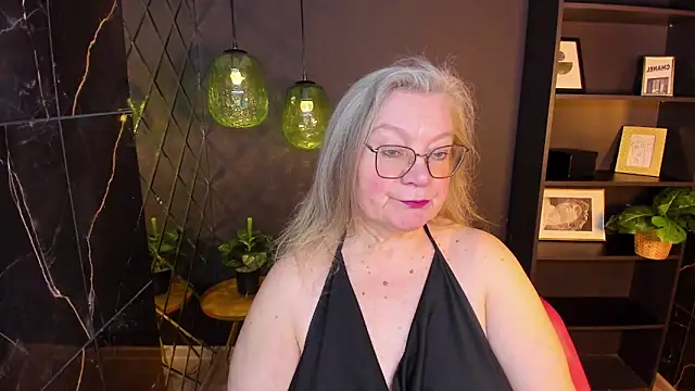 Snapshot of NataliMellow chatting on 04.18.26 NataliMellow online show from 04.18.26