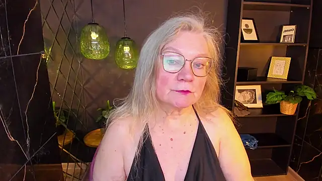Snapshot of NataliMellow chatting on 04.26.26 NataliMellow online show from 04.26.26