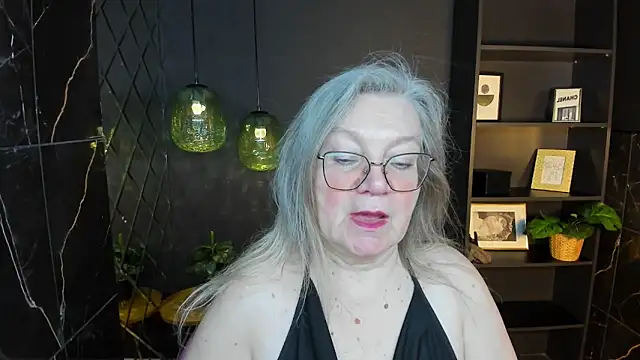 Snapshot of NataliMellow chatting on 04.28.26 NataliMellow online show from 04.28.26