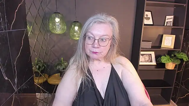 Snapshot of NataliMellow chatting on 05.11.26 NataliMellow online show from 05.11.26